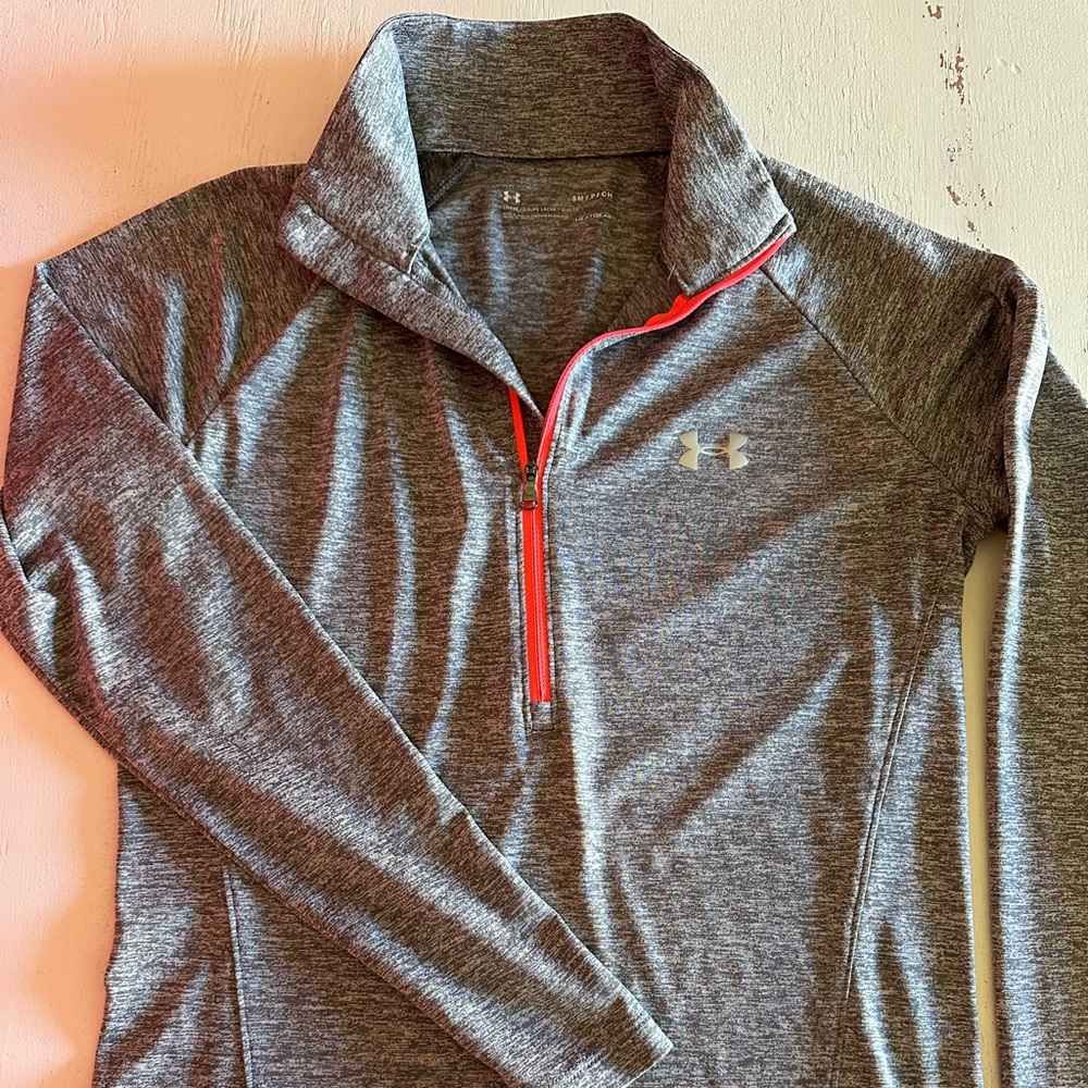 SOLD Under Armour Women’s HeatGear Loose 1/4 Zip Pullover - EUC, Grey/Pink, S